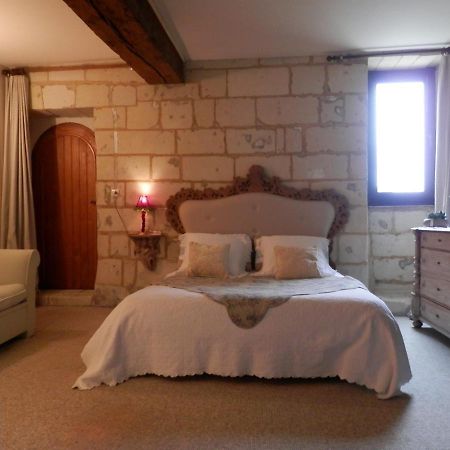 Bed and Breakfast Le Prieure Монсоро Екстер'єр фото